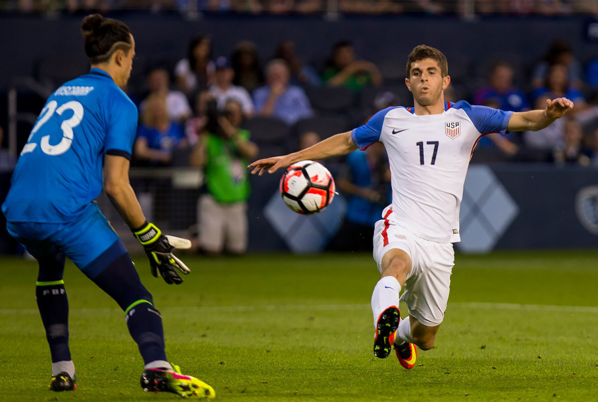 2016-0529-Christian-Pulisic-Guillermo-Viscarra-WIRE000084218.jpg